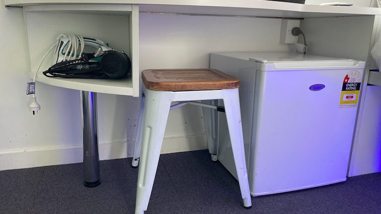 ブレイクフリークライストチャーチ ドライヤー＆椅子＆冷蔵庫