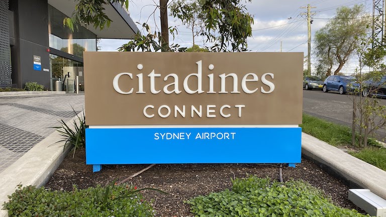 シタディーン シドニー 看板