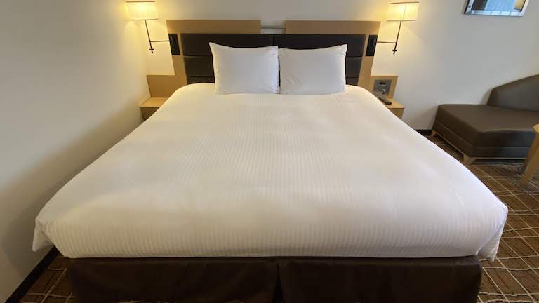 ダブルツリーバイヒルトン那覇 ベッド