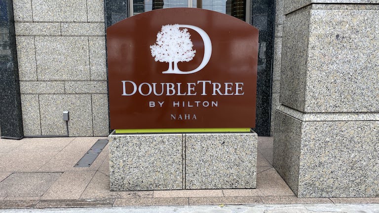 ダブルツリーバイヒルトン那覇 エントランス