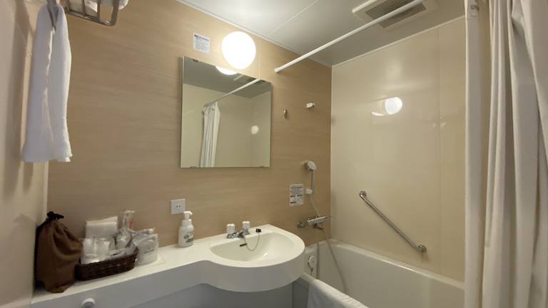 ホテルアザット那覇 バスルーム