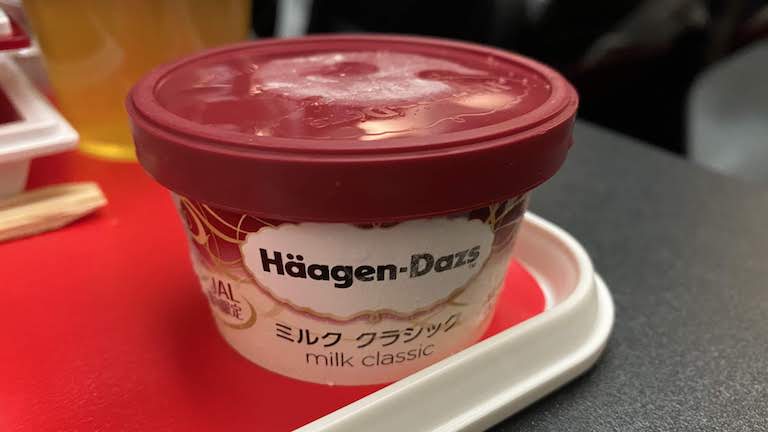 JAL国際線プレミアムエコノミー ハーゲンダッツ