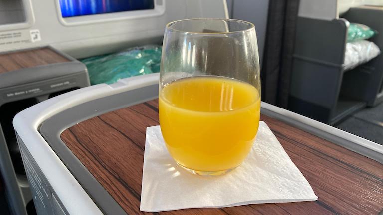 ラタム航空ビジネスクラス ウェルカムドリンク