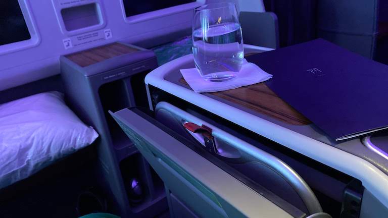 ラタム航空ビジネスクラス テーブル