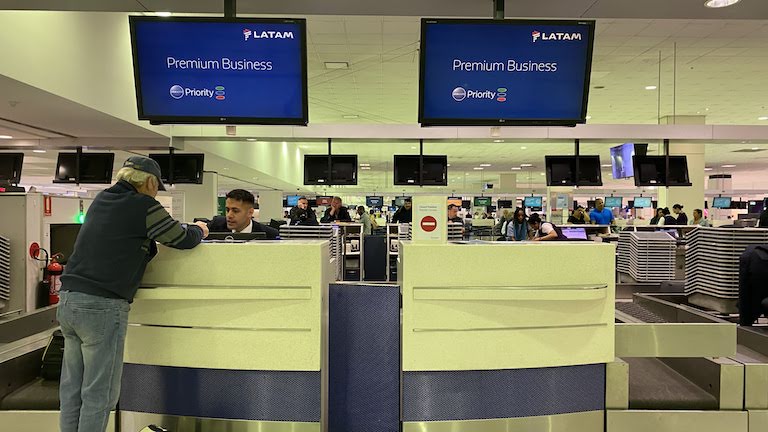 シドニー国際空港 ラタム航空ビジネスクラス チェックインカウンター