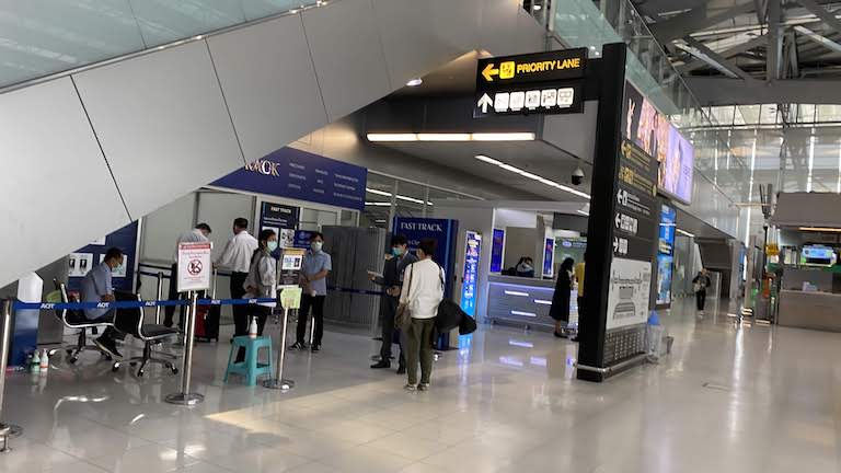 スワンナプーム国際空港 FAST TRUCK