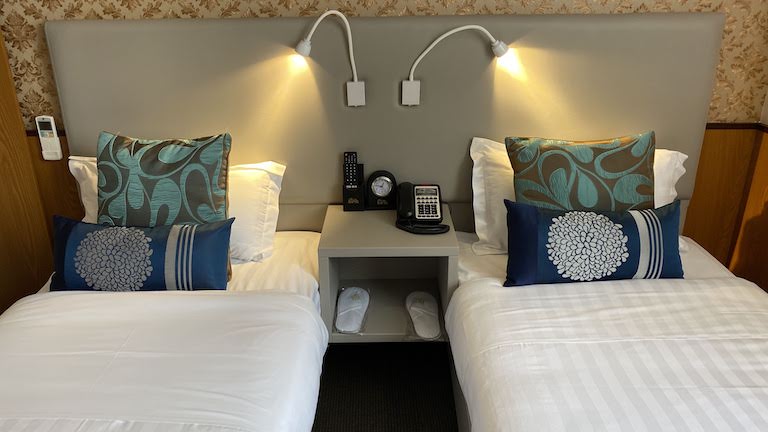 SYDNEY HOTEL QVB ベッド