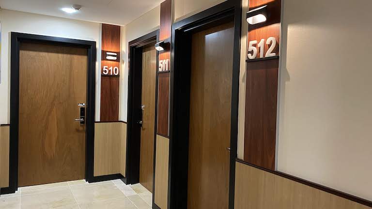 SYDNEY HOTEL QVB 客室ドア