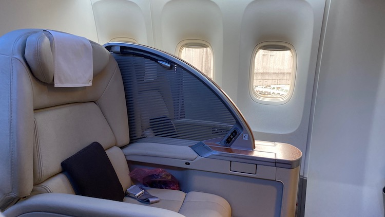 JAL国内線ファーストクラス 座席